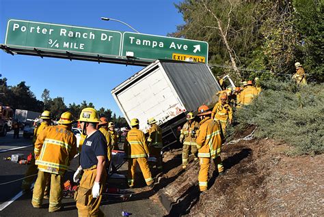 Two Killed in Head-On Collision on 118 Freeway [Porter Ranch, CA]